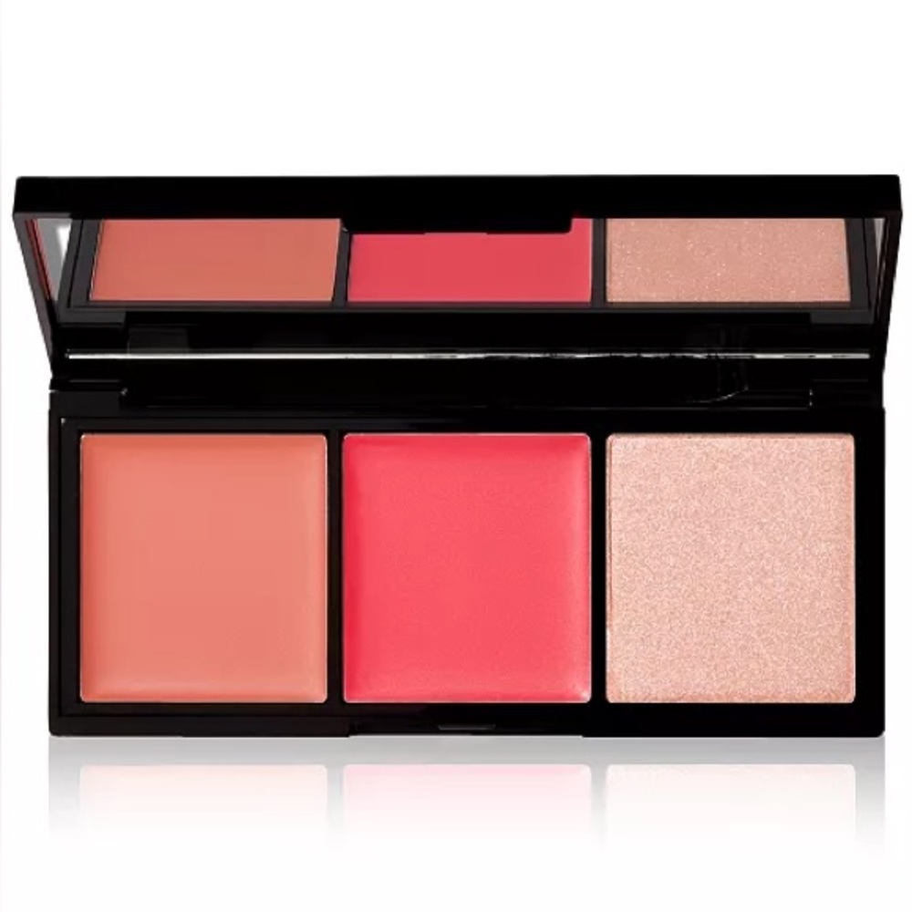 Laura Geller Beauty
Made to Multitask Eye, Lip, Cheek Palette, Think Pink - Picture 1 of 3